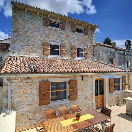 Family Friendly House With A Swimming Pool Valtura, - 22734 Holiday home Pula